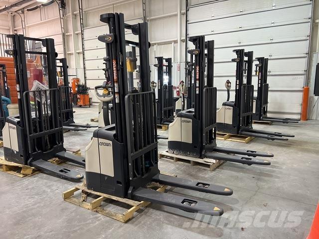 Crown ES 4000 Selbstfahrstapler