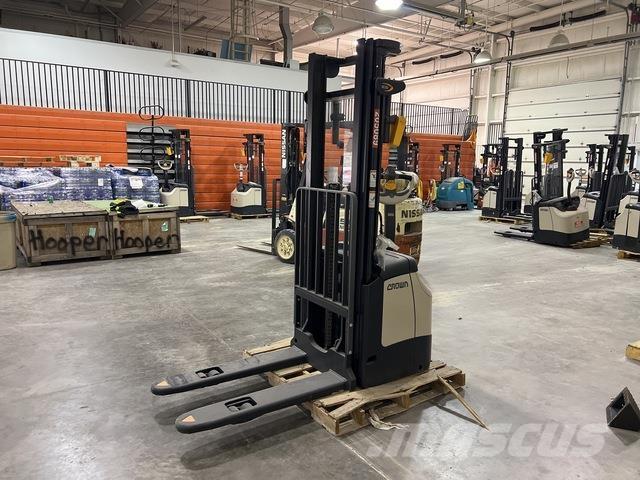 Crown ES 4000 Selbstfahrstapler