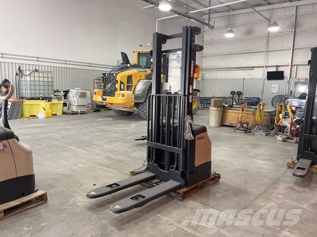 Crown ES 4000 Selbstfahrstapler