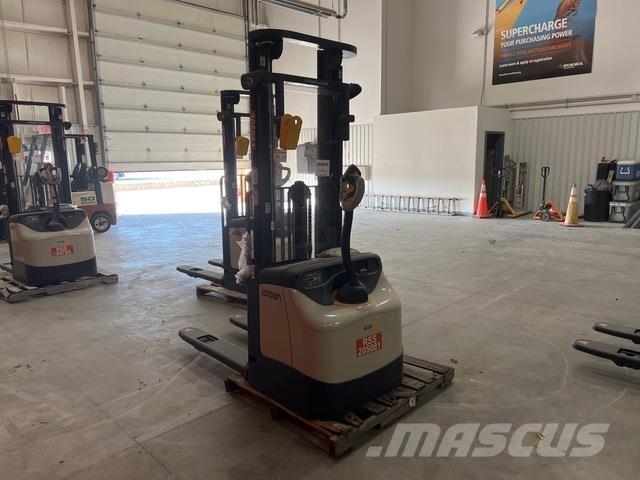 Crown ES 4000 Selbstfahrstapler