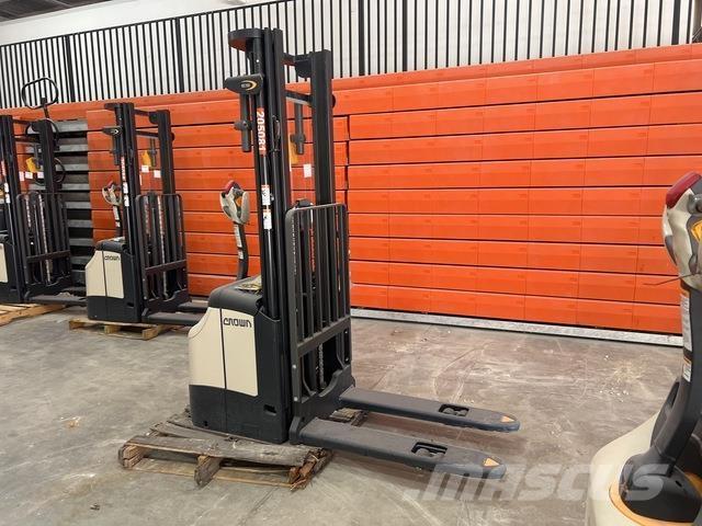 Crown ES 4000 Selbstfahrstapler