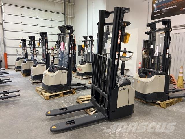 Crown ES 4000 Selbstfahrstapler