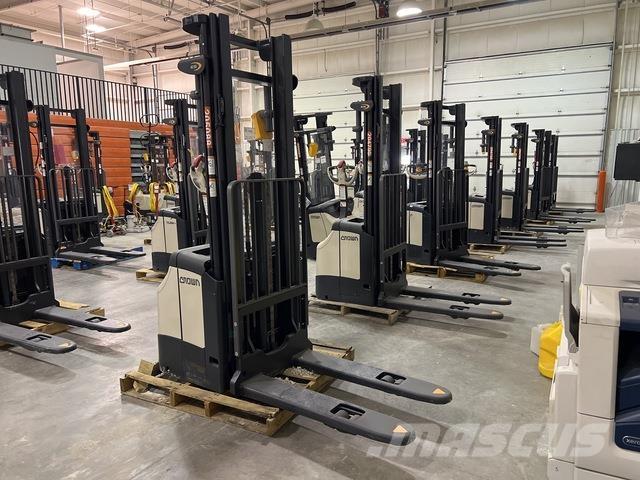 Crown ES 4000 Selbstfahrstapler