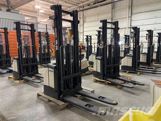 Crown ES 4000 Selbstfahrstapler