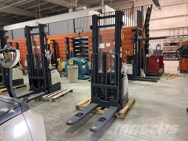 Crown ES 4000 Selbstfahrstapler