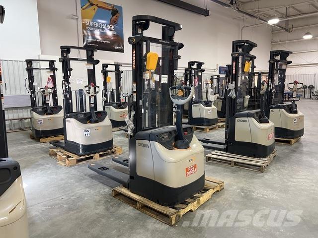 Crown ES 4000 Selbstfahrstapler