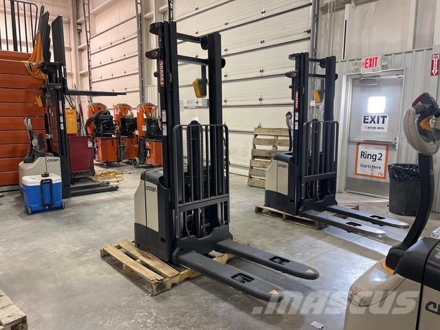 Crown ES 4000 Selbstfahrstapler