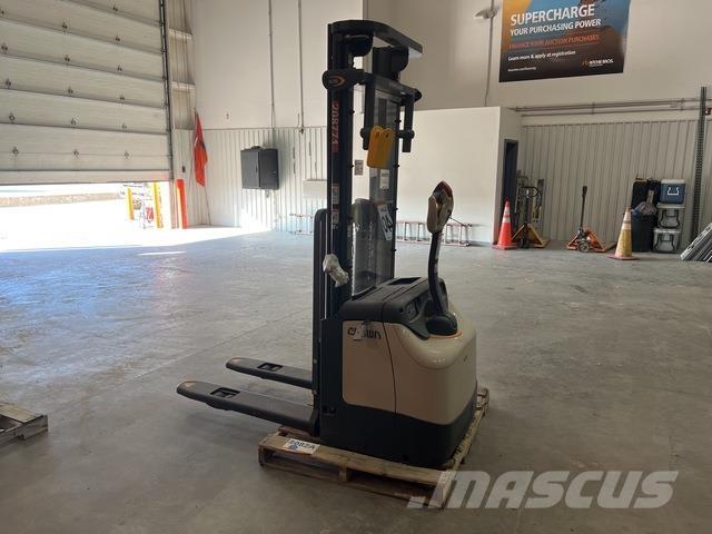 Crown ES 4000 Selbstfahrstapler