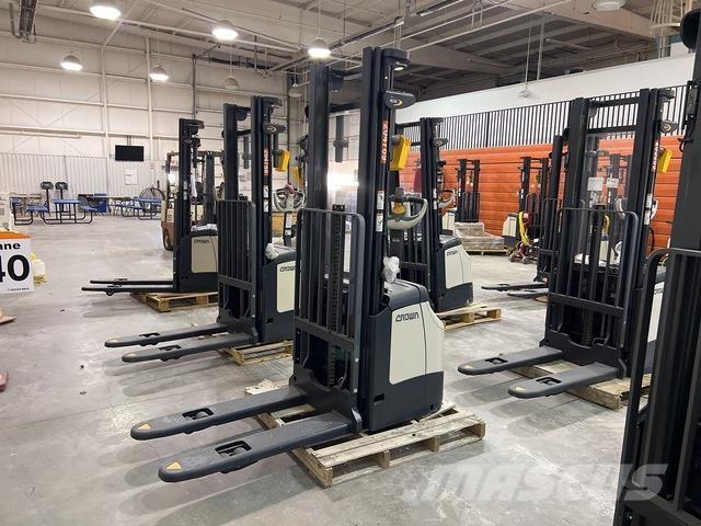 Crown ES 4000 Selbstfahrstapler