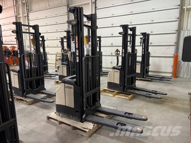 Crown ES 4000 Selbstfahrstapler