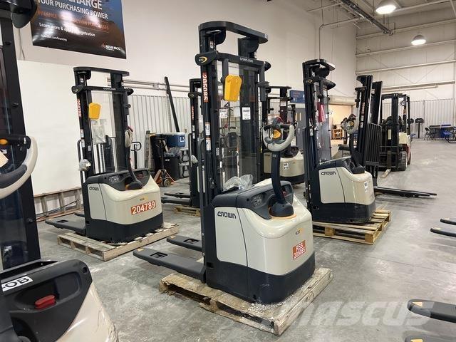 Crown ES 4000 Selbstfahrstapler