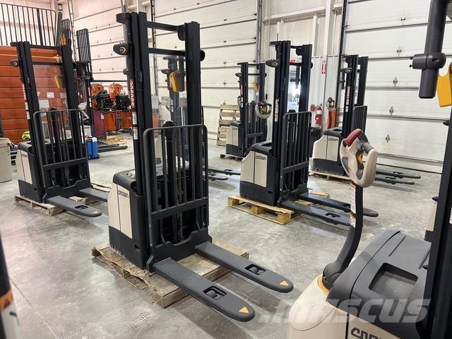 Crown ES 4000 Selbstfahrstapler