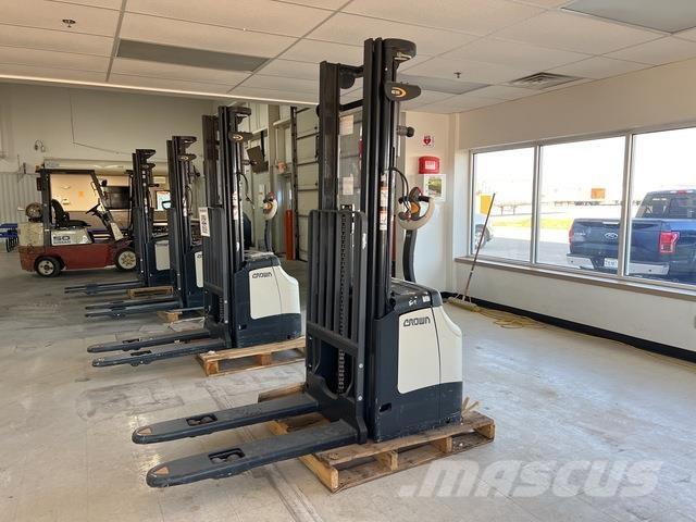 Crown ES 4000 Selbstfahrstapler