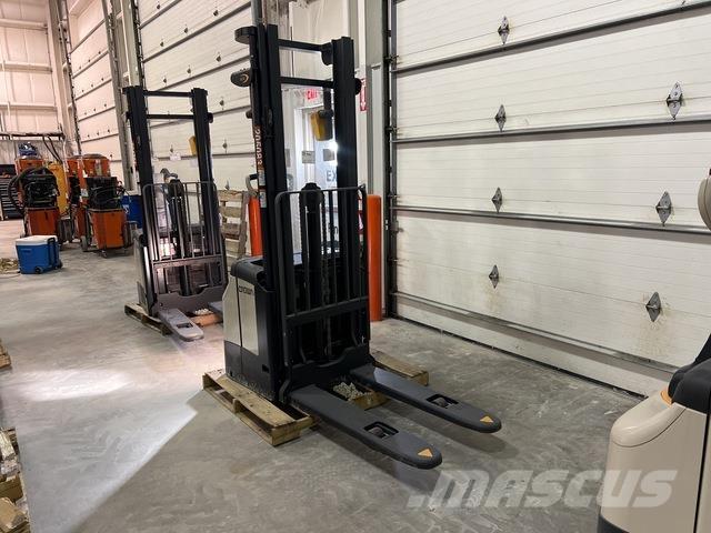 Crown ES 4000 Selbstfahrstapler