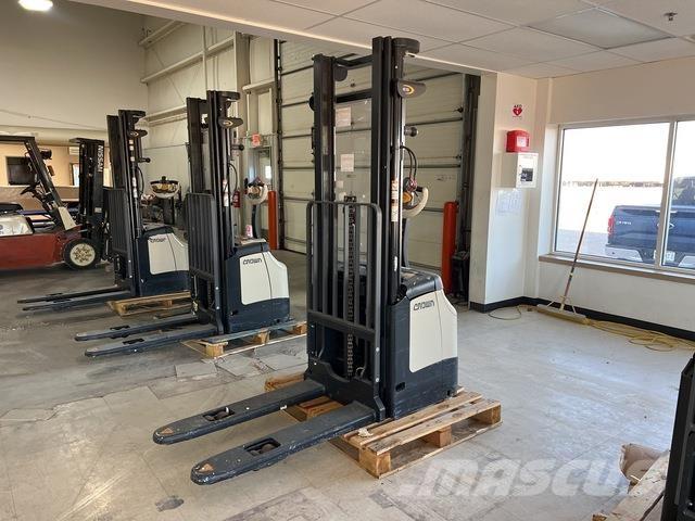 Crown ES 4000 Selbstfahrstapler