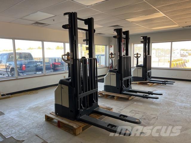 Crown ES 4000 Selbstfahrstapler