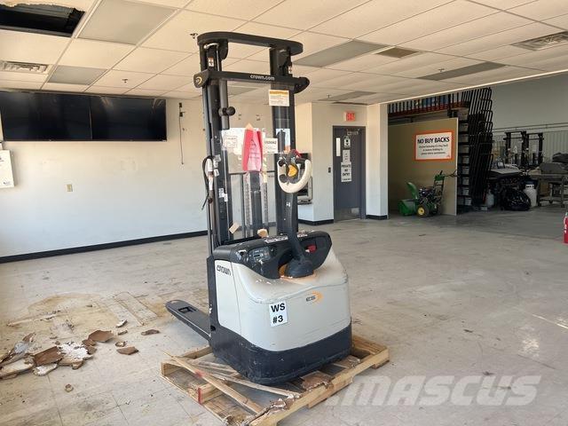 Crown ES 4000 Selbstfahrstapler