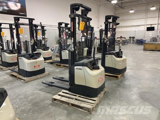 Crown ES 4000 Selbstfahrstapler
