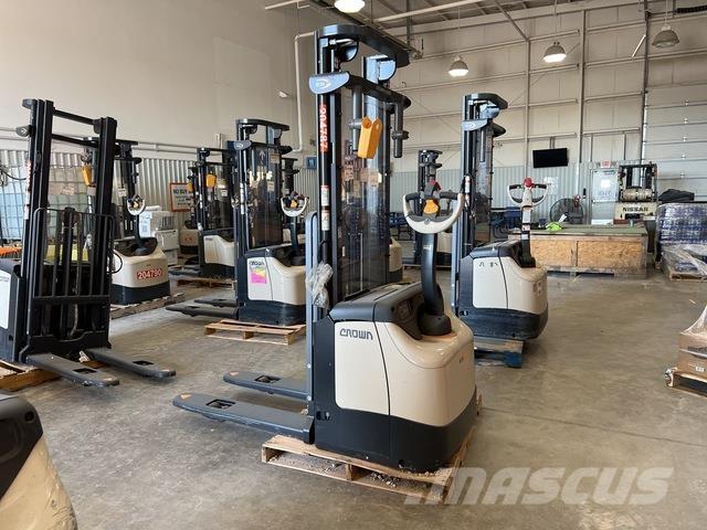 Crown ES 4000 Selbstfahrstapler
