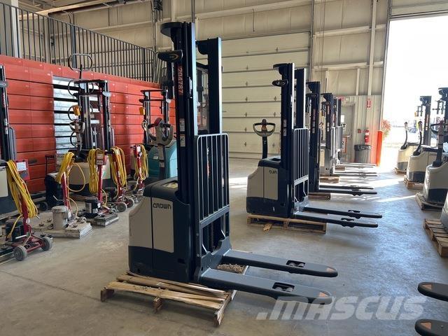 Crown ES 4000 Selbstfahrstapler