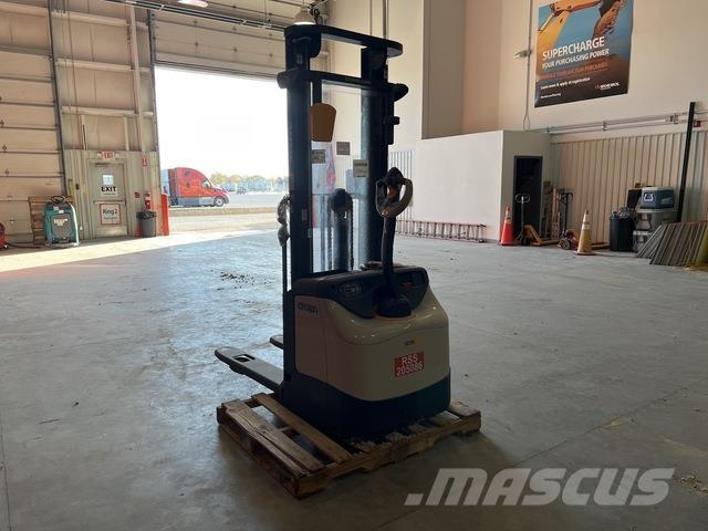 Crown ES 4000 Selbstfahrstapler