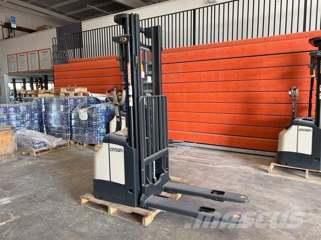 Crown ES 4000 Selbstfahrstapler