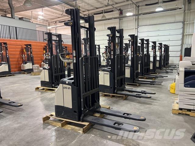 Crown ES 4000 Selbstfahrstapler