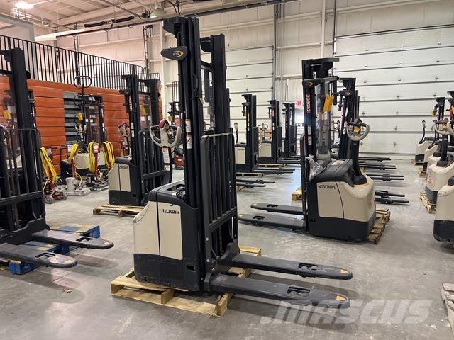 Crown ES 4000 Selbstfahrstapler