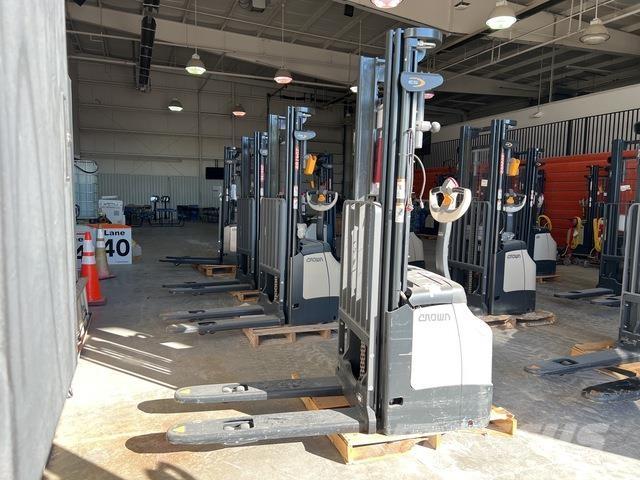 Crown ES 4000 Selbstfahrstapler