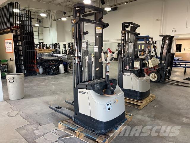 Crown ES 4000 Selbstfahrstapler