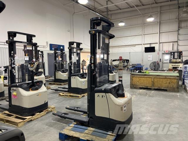 Crown ES 4000 Selbstfahrstapler