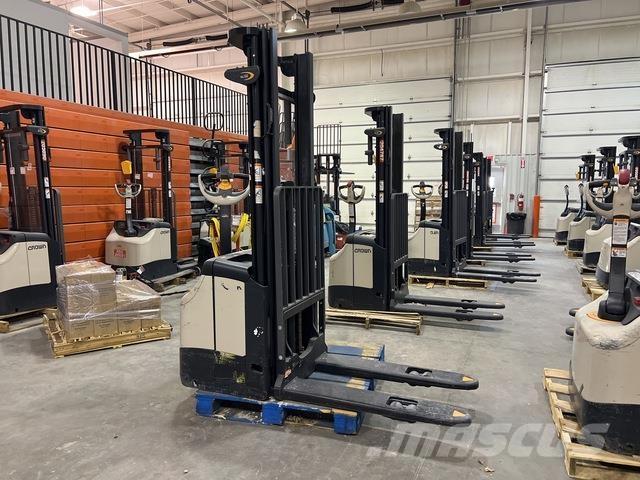 Crown ES 4000 Selbstfahrstapler