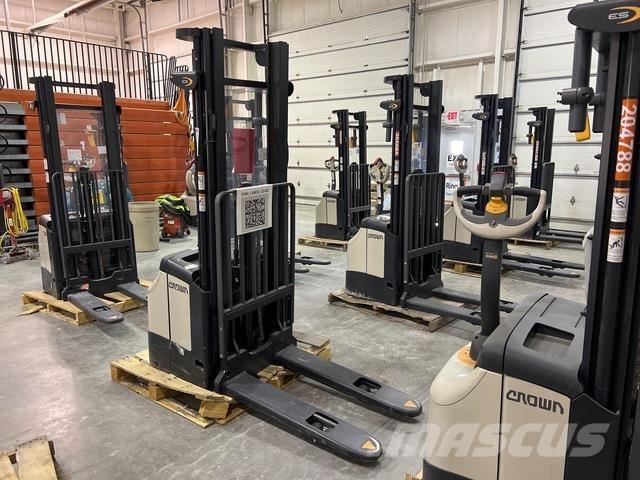 Crown ES 4000 Selbstfahrstapler