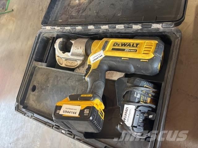 DeWalt DCE300 Sonstige Baumaschinen
