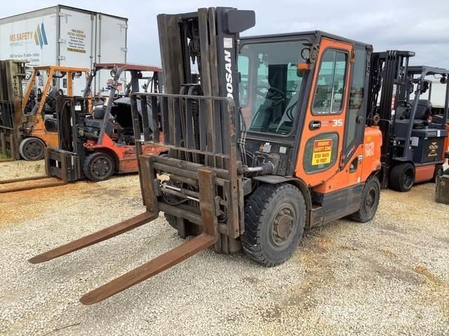 Doosan D35S-5 Sonstige Baumaschinen
