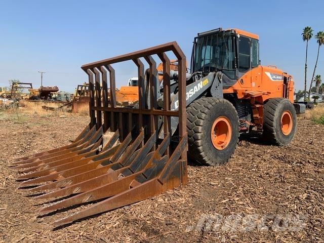 Doosan DL300-5 Radlader