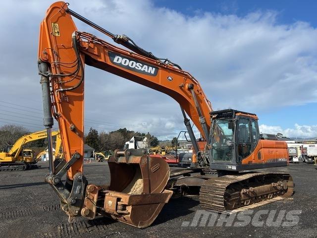 Doosan DX300LC Raupenbagger
