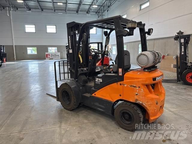 Doosan G25N-7 Sonstige Baumaschinen