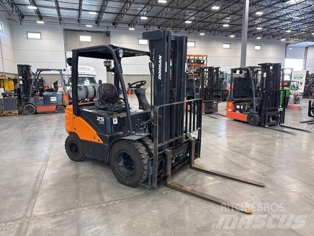 Doosan G25N-7 Sonstige Baumaschinen