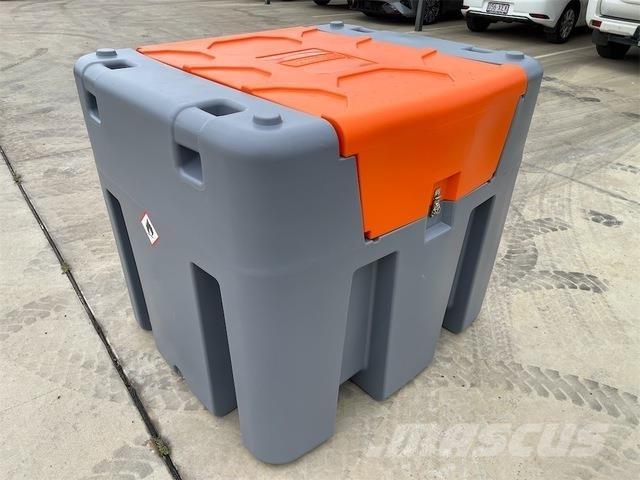  EXEQ DD980 Kraftstoff- und Zusatzstoffbehälter