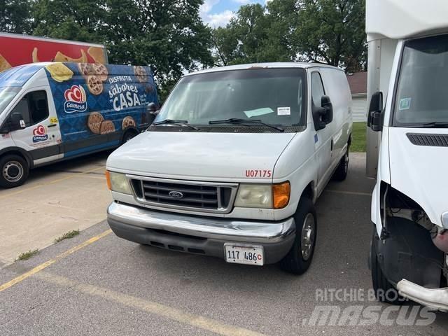Ford E-150 Lieferwagen