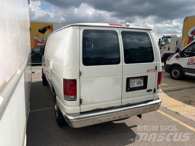 Ford E-150 Lieferwagen