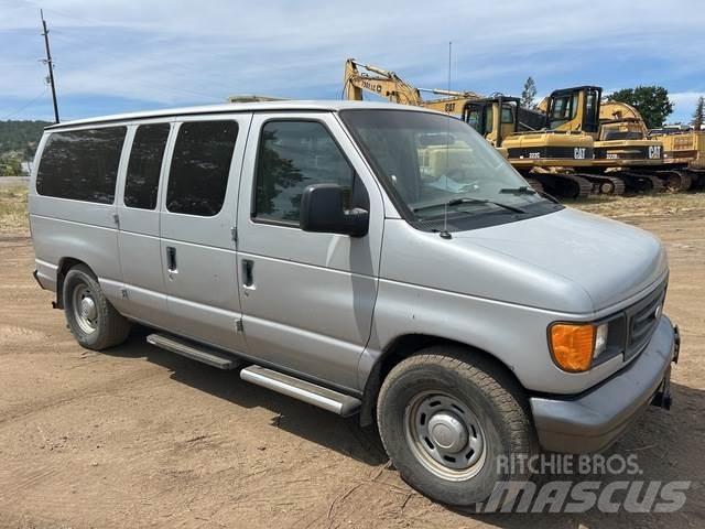 Ford E-150 PKWs
