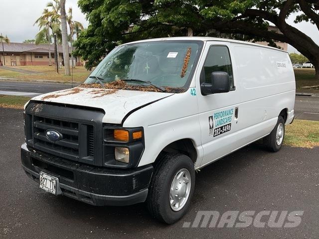 Ford E-150 Lieferwagen