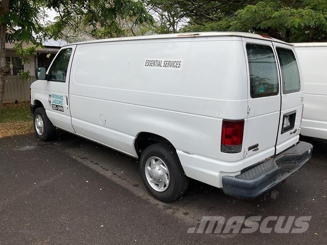 Ford E-150 Lieferwagen