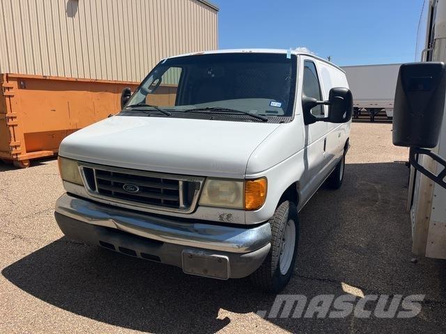 Ford E-150 Lieferwagen