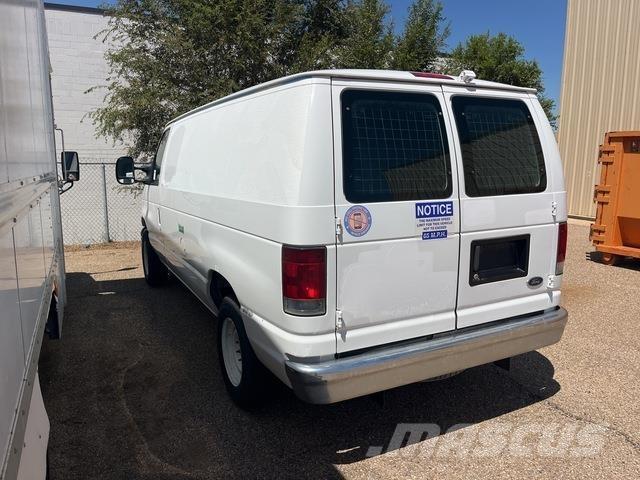 Ford E-150 Lieferwagen