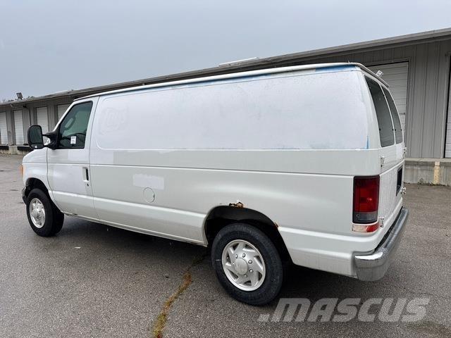 Ford E-150 Lieferwagen