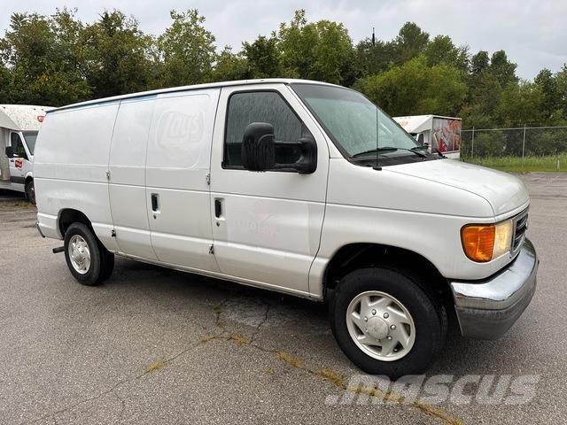Ford E-150 Lieferwagen
