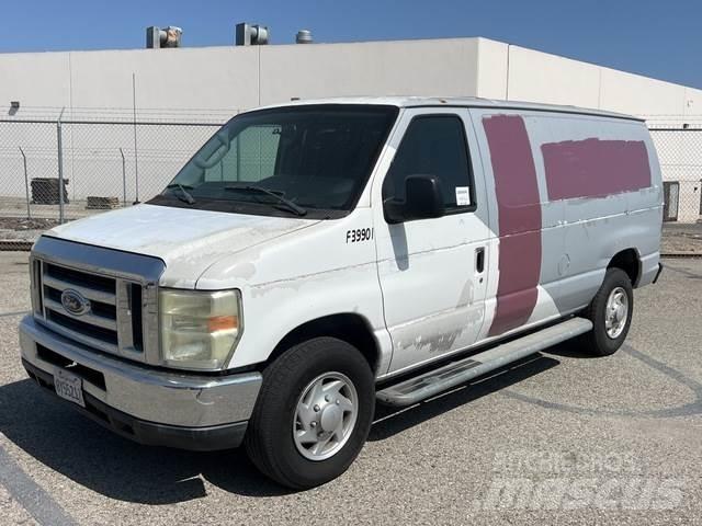 Ford E-250 Lieferwagen